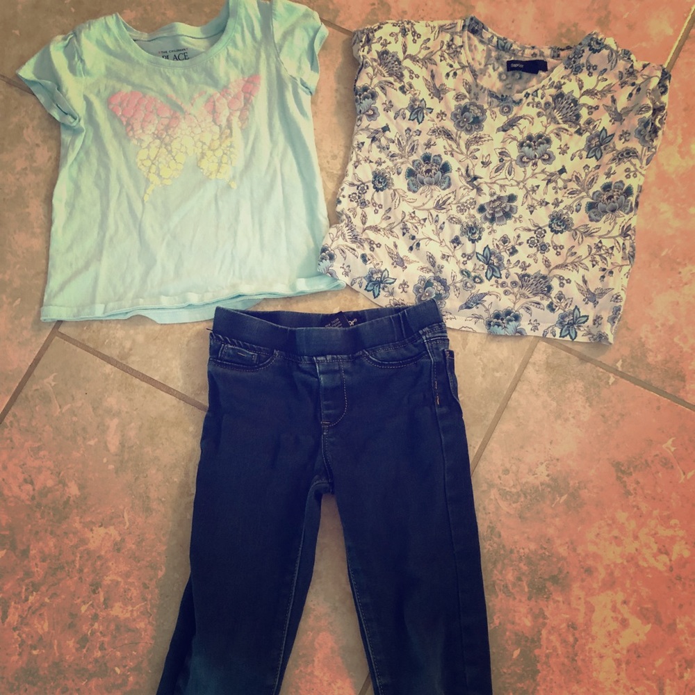 2 shirts and skinny jeans